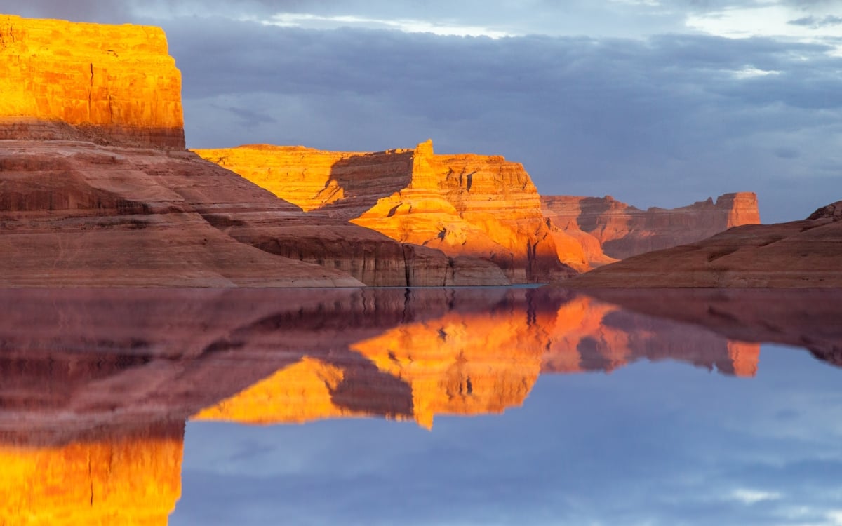 Reflection on Lake Powell in Glen Canyon National Recreation Area, Utah Reflection on Lake Powell in Glen Canyon National Recreation Area, Utah