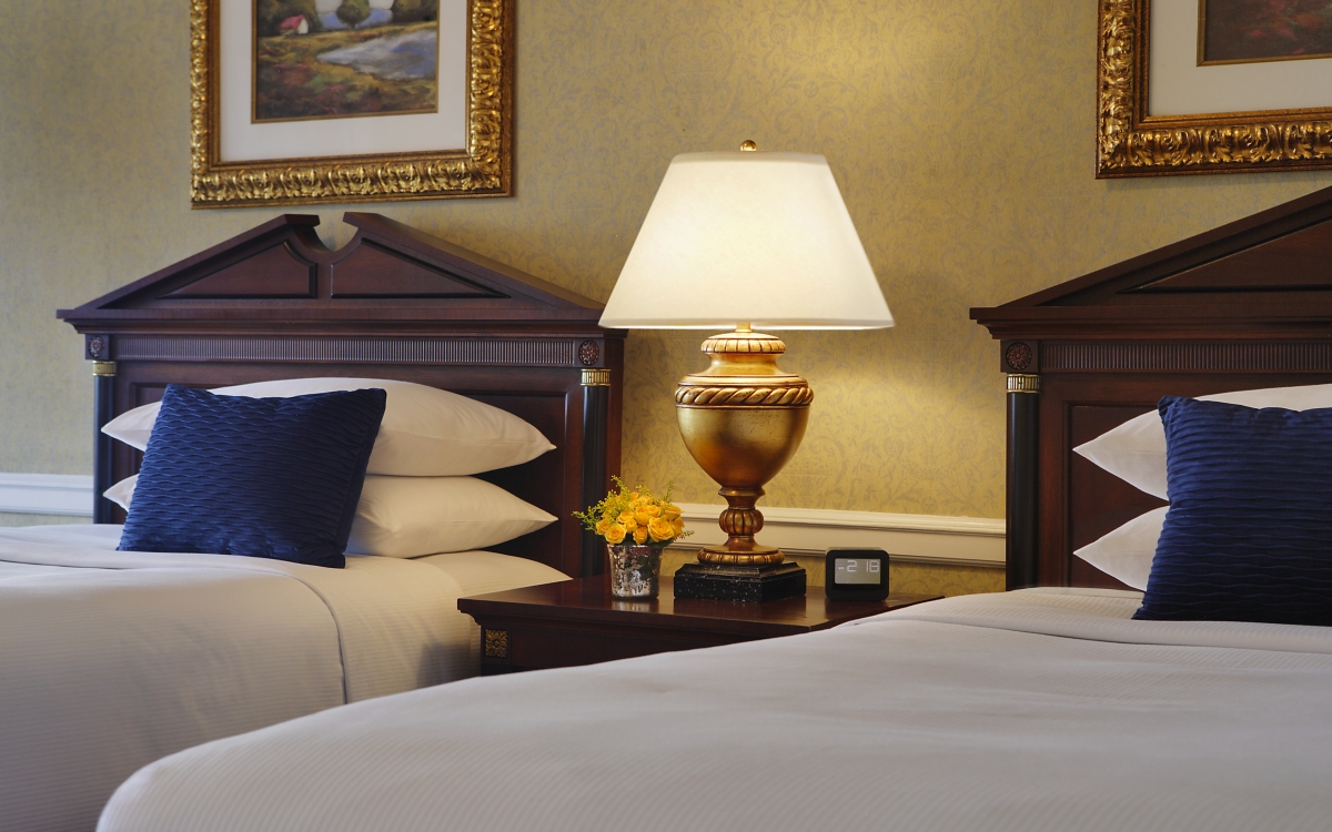 drake hotel twin room