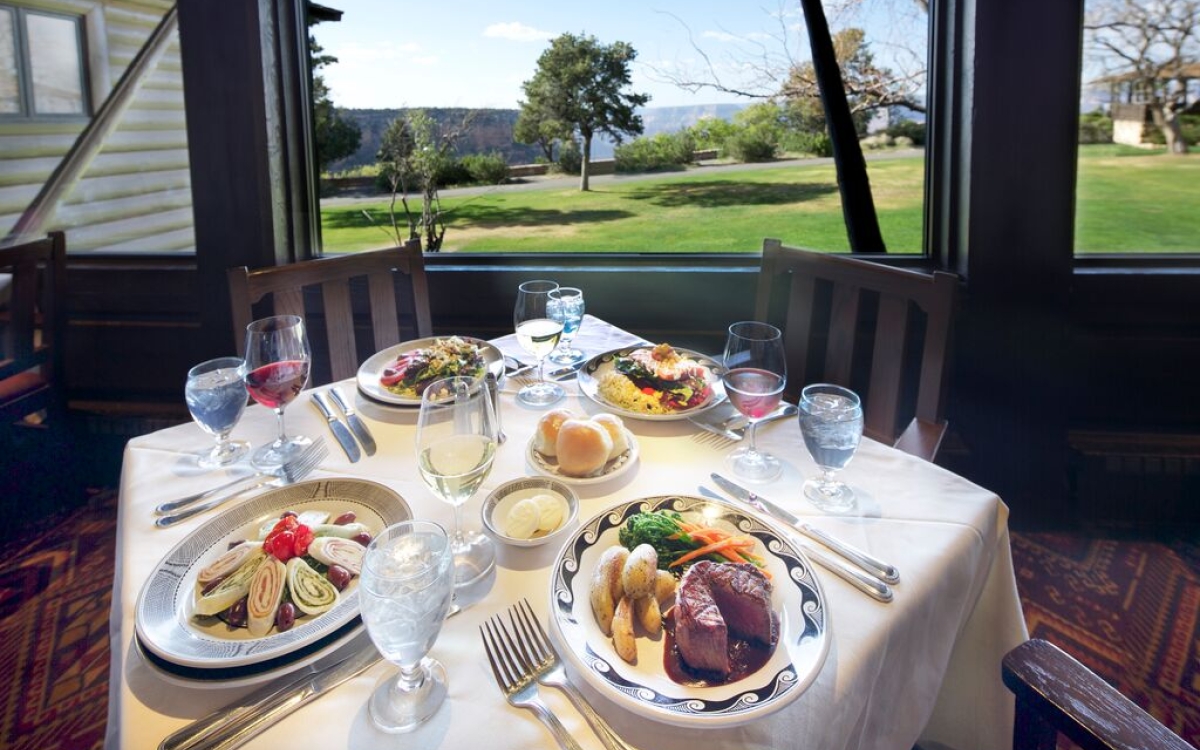 El Tovar dining room