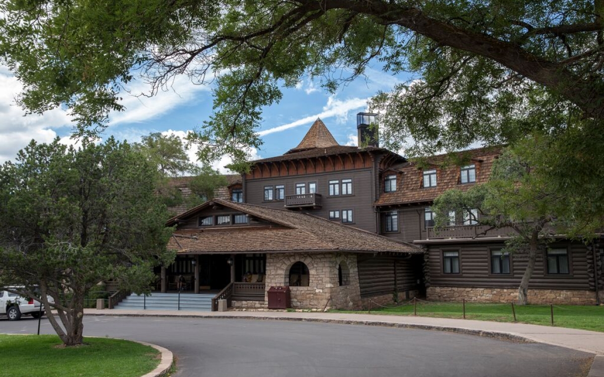 El Tovar, Grand Canyon, AZ, Front