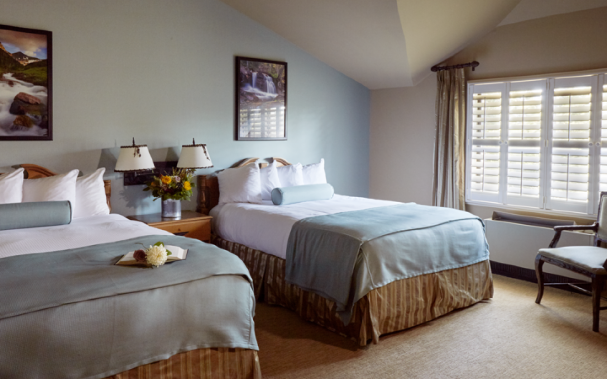 Grouse Mountain Lodge, MT, room