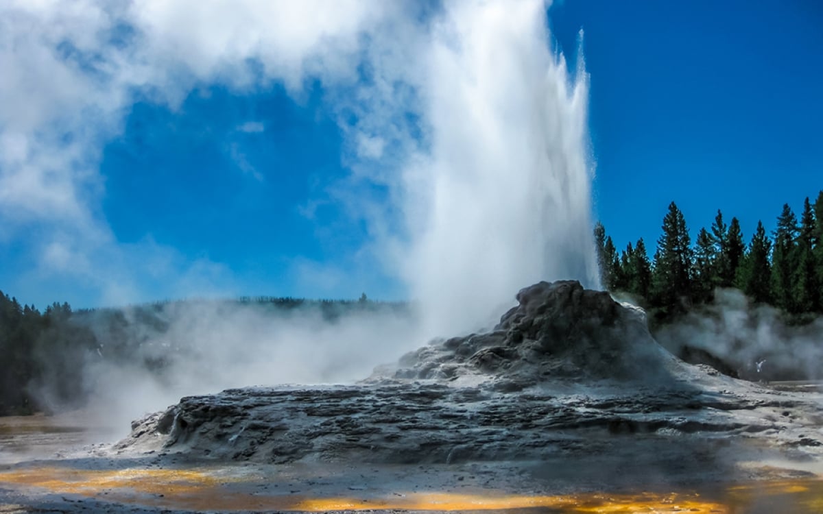 Castle Geyser Eruption Yellowstone