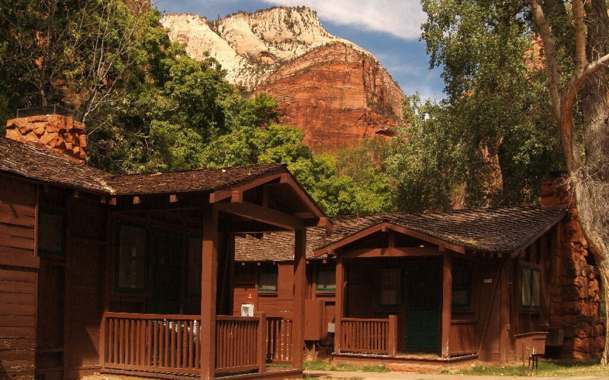 zion-lodge-exterior