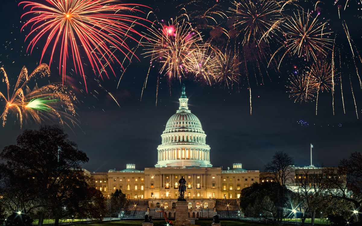 capital-building-fireworks-washington-dc