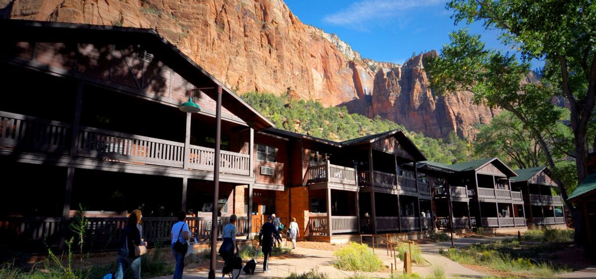 zion-lodge-exterior