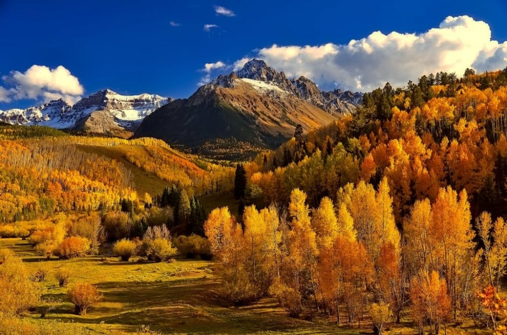 Rocky Mountain National Park in fall  