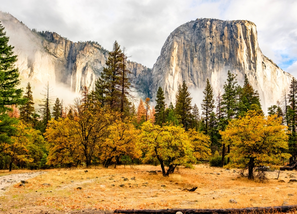 Yosemite Valley at cloudy autumn morning