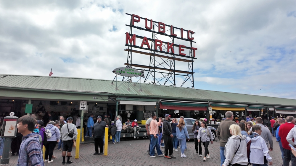 avus_pike-place-market_web.jpg