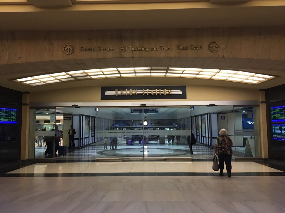 entrance to Chicago union Station